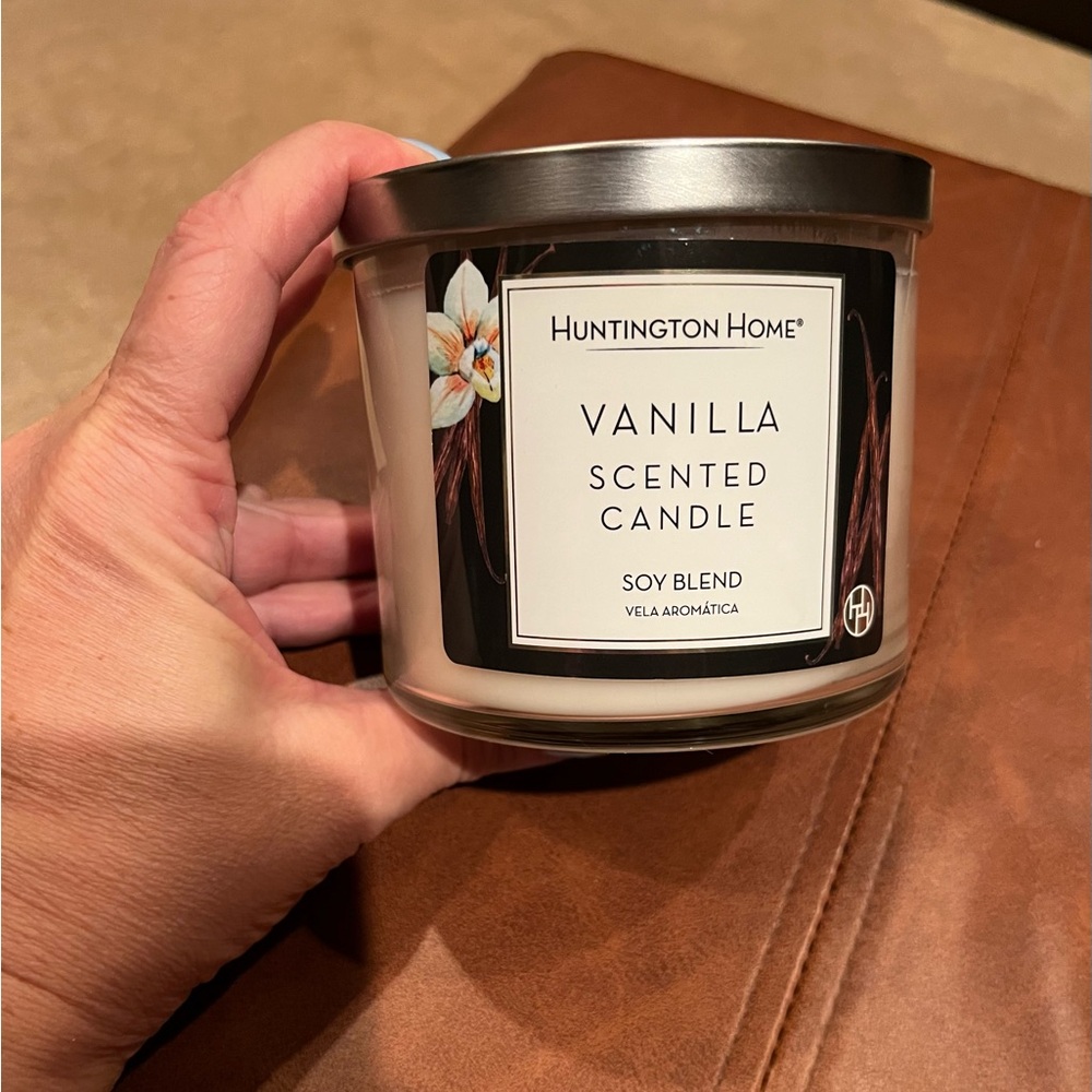 NEW WITH TAGS - Huntington Home - Vanilla Scented Candle